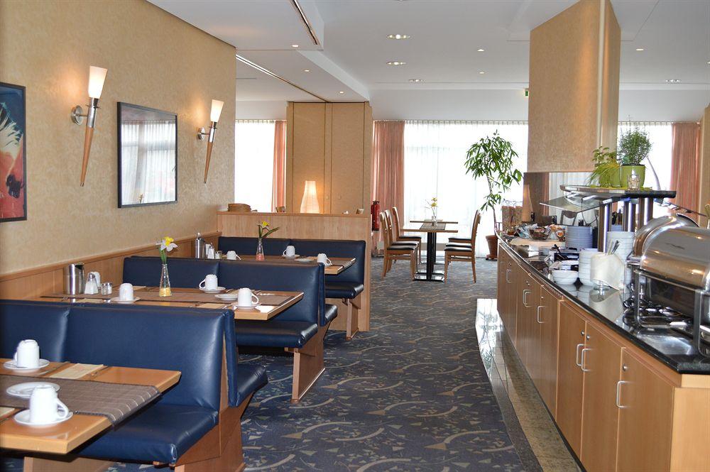 Ramada by Wyndham Hannover Laatzen Bagian luar foto