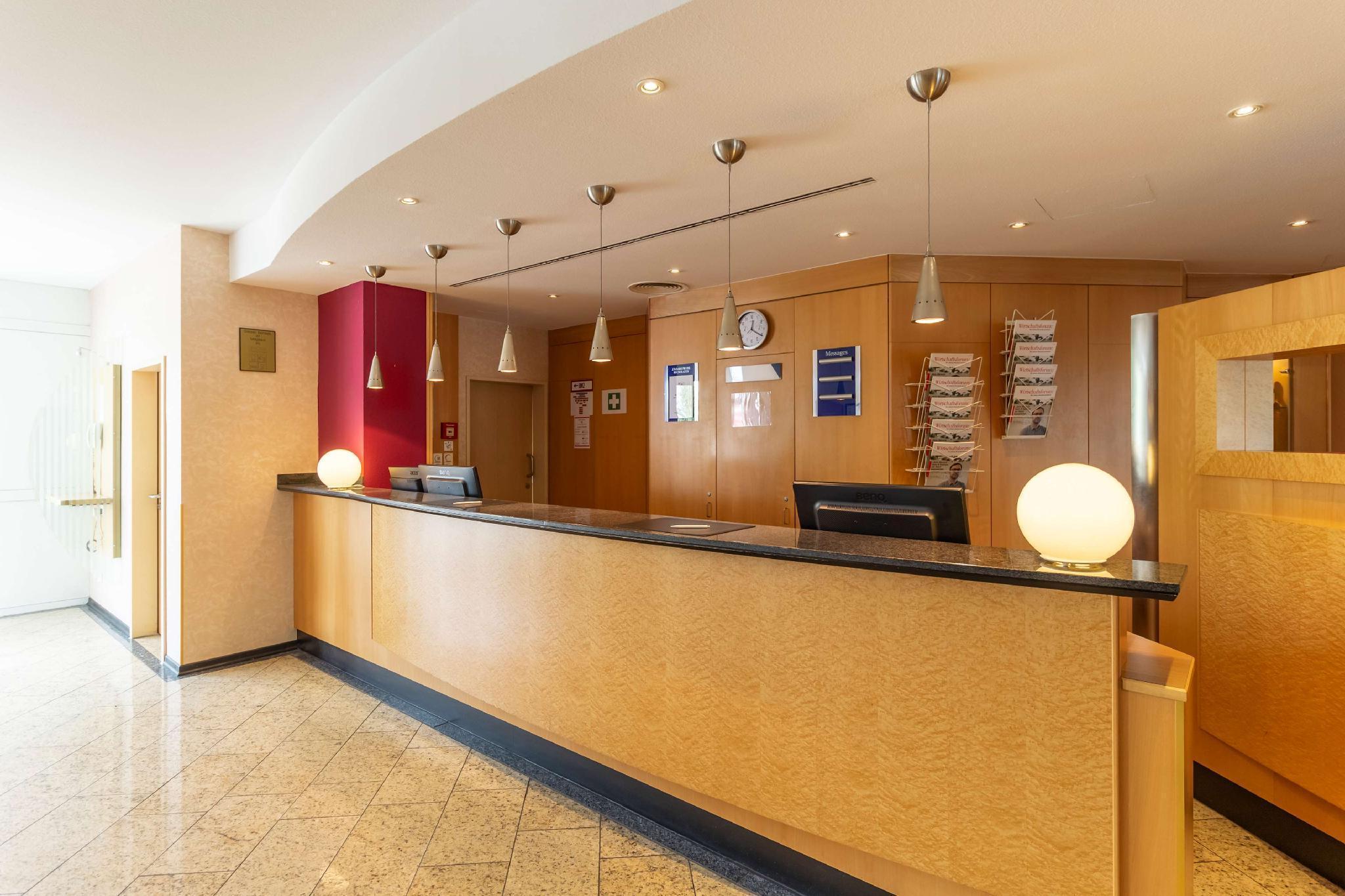 Ramada by Wyndham Hannover Laatzen Bagian luar foto