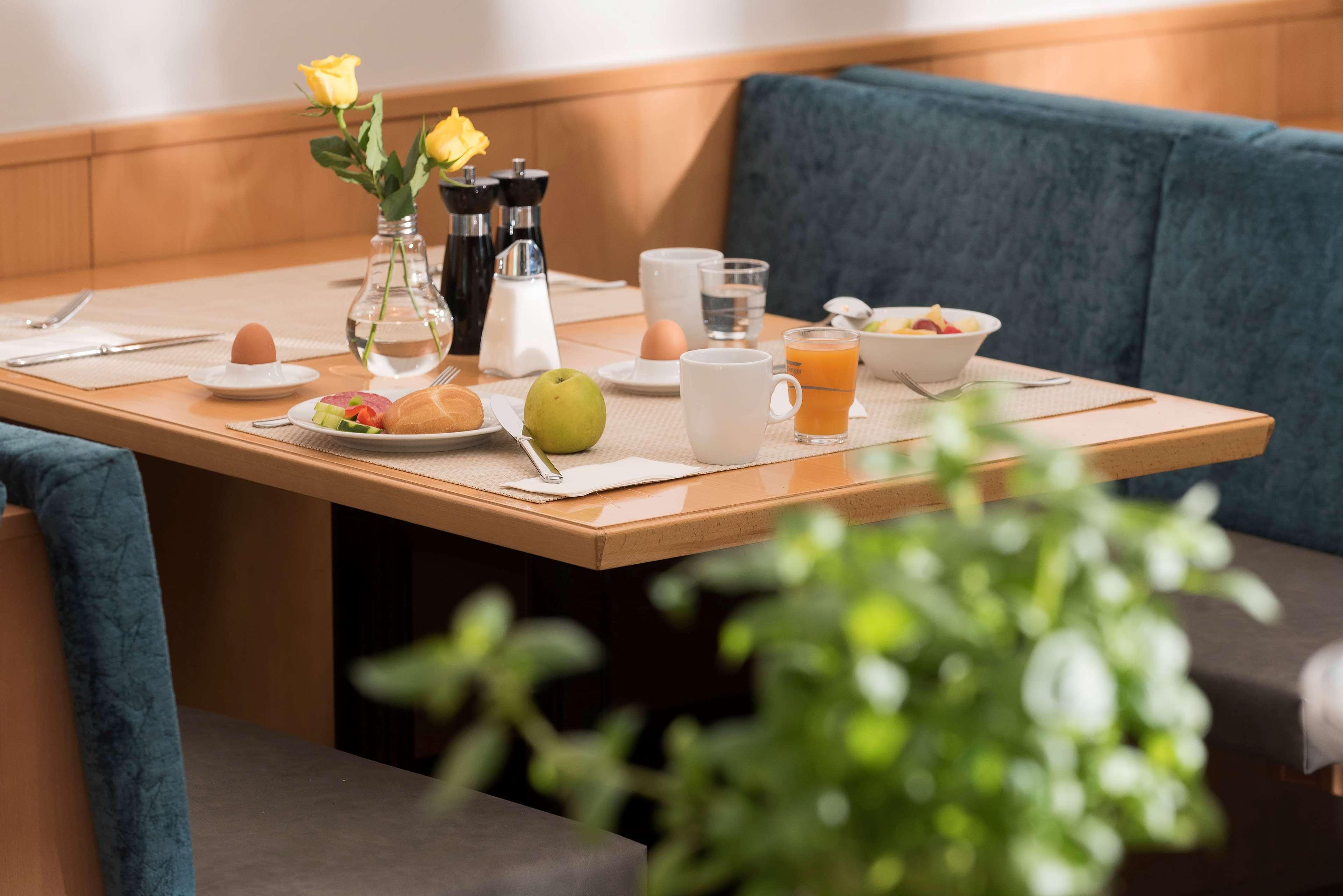 Ramada by Wyndham Hannover Laatzen Bagian luar foto