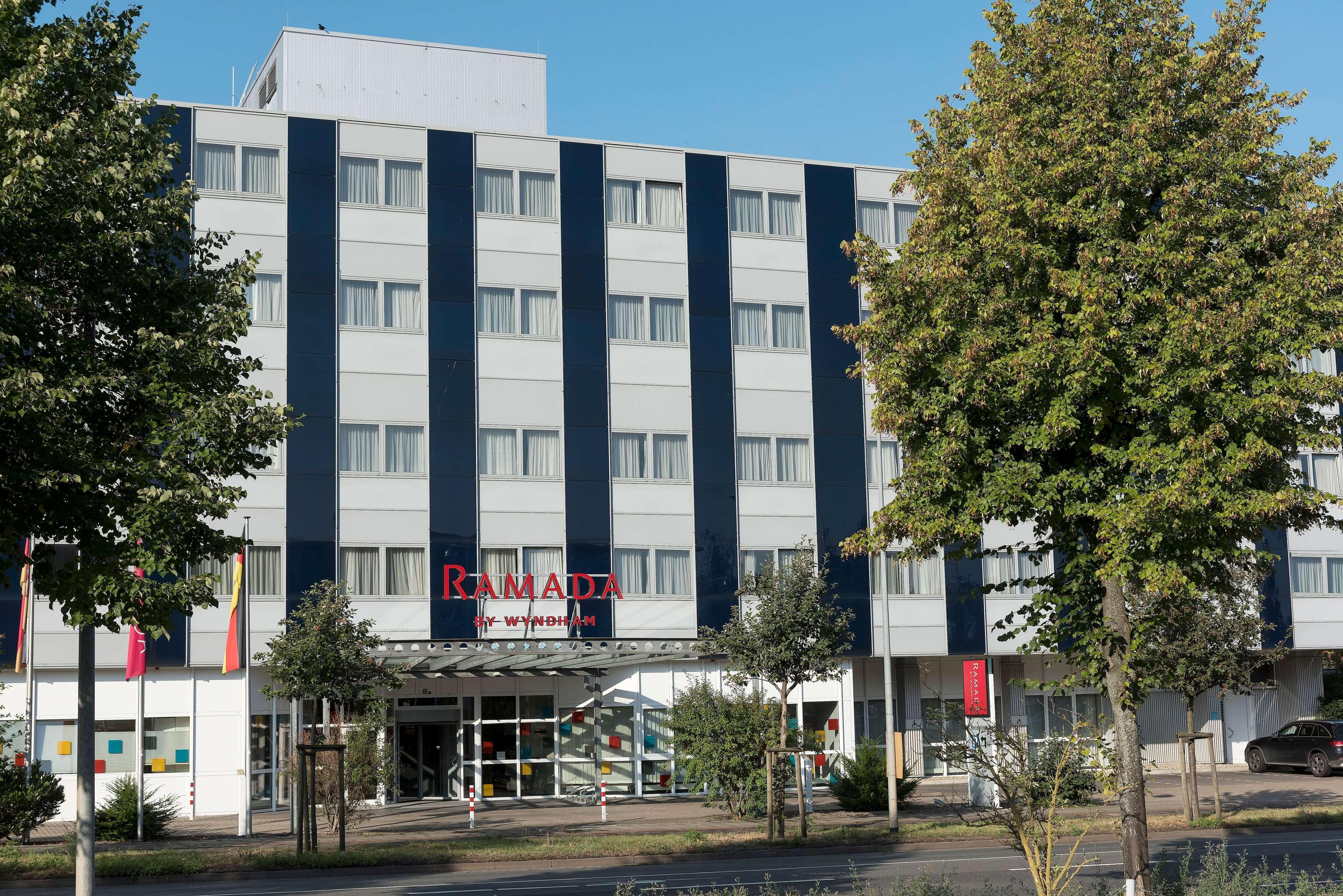 Ramada by Wyndham Hannover Laatzen Bagian luar foto