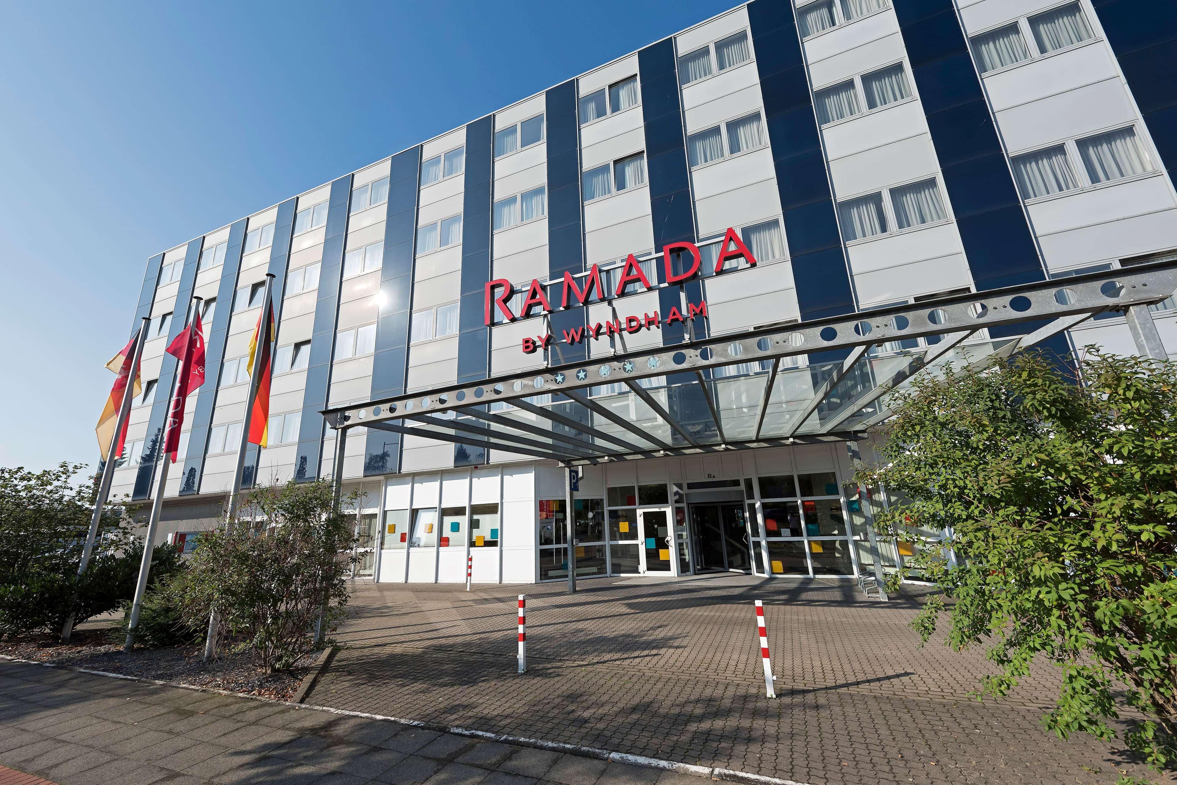 Ramada by Wyndham Hannover Laatzen Bagian luar foto