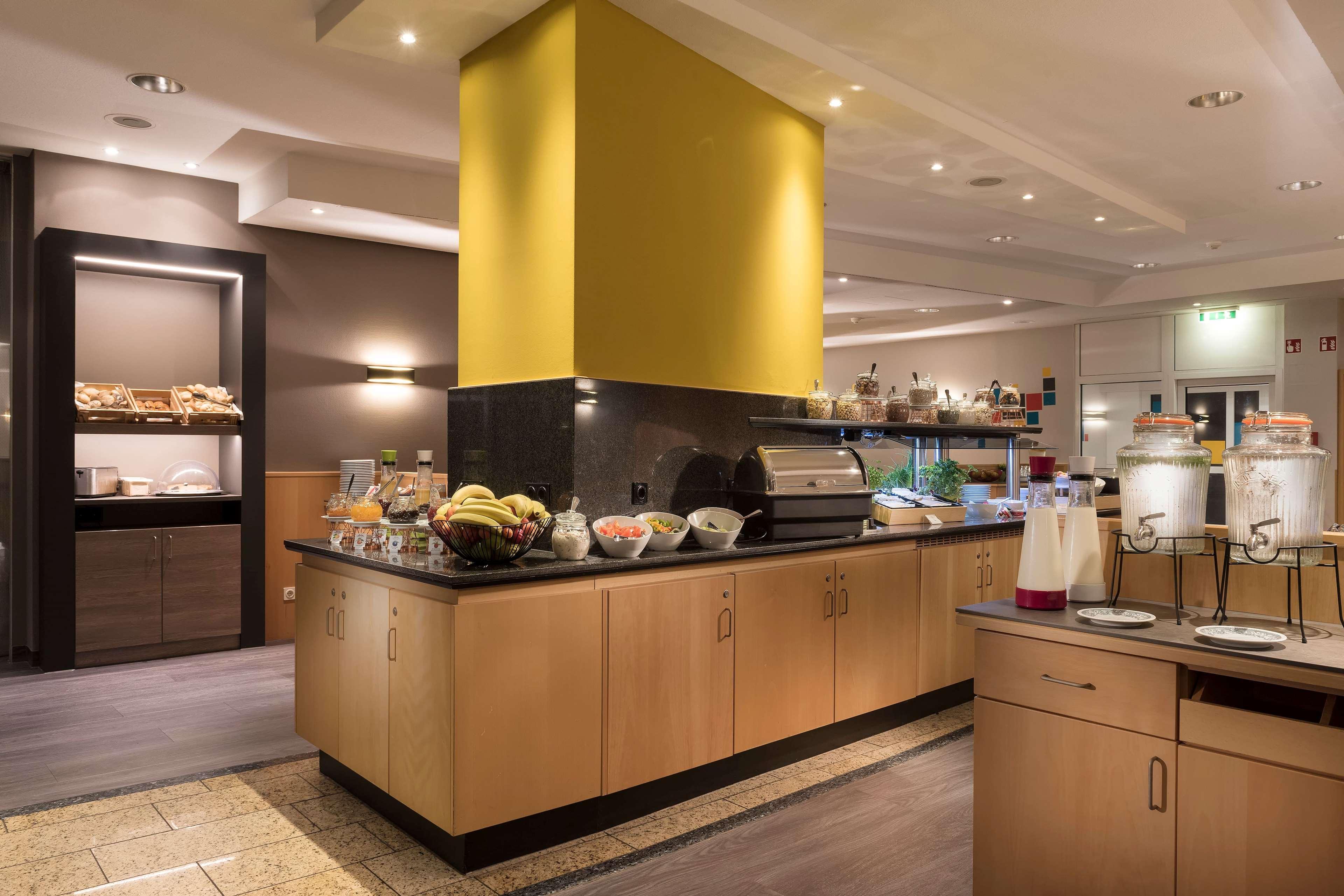 Ramada by Wyndham Hannover Laatzen Bagian luar foto