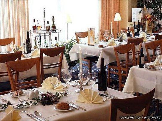 Ramada by Wyndham Hannover Laatzen Restoran foto