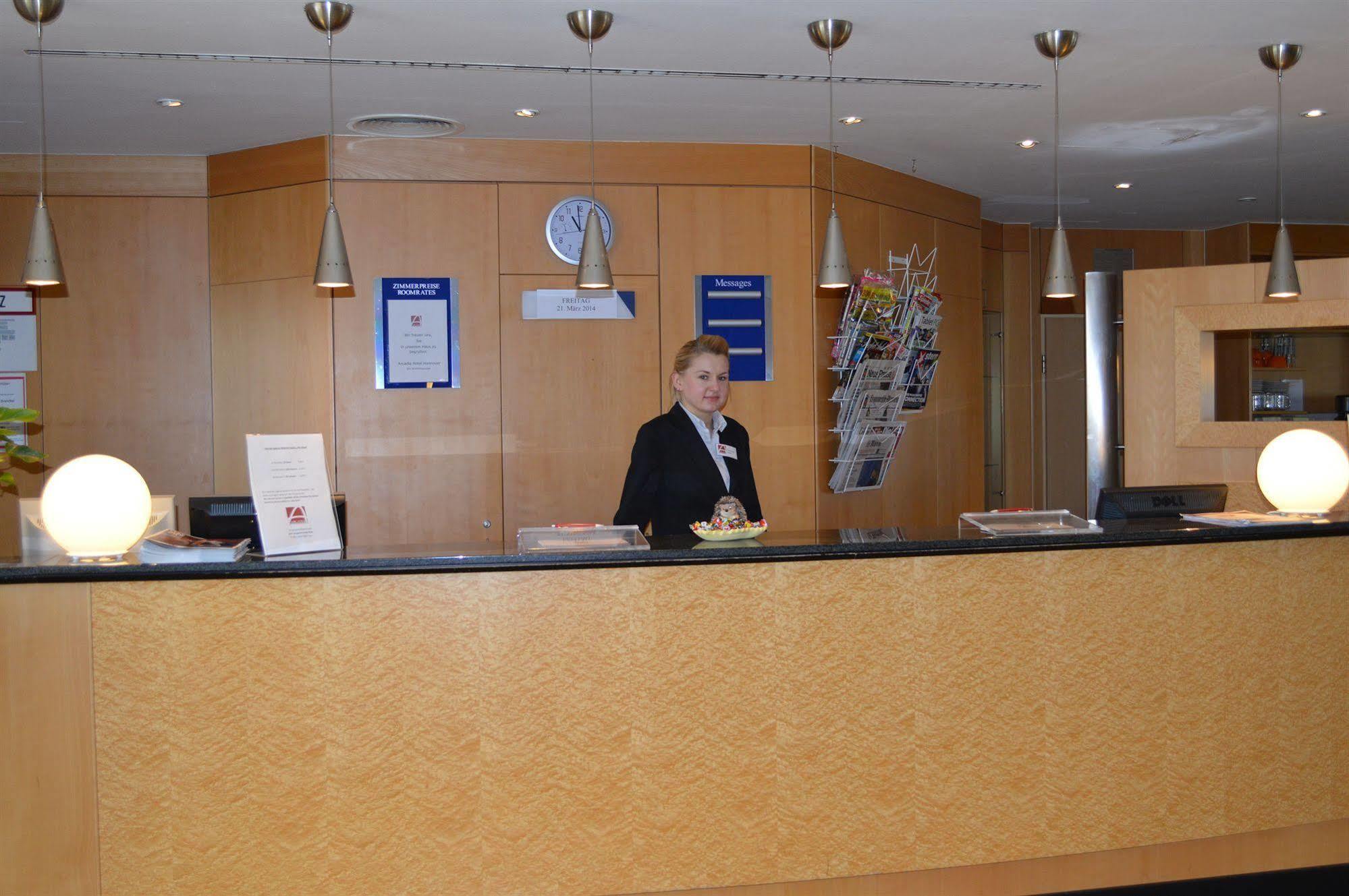 Ramada by Wyndham Hannover Laatzen Bagian luar foto