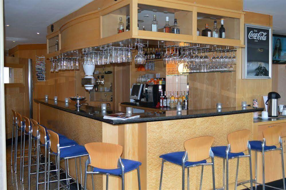 Ramada by Wyndham Hannover Laatzen Bagian luar foto
