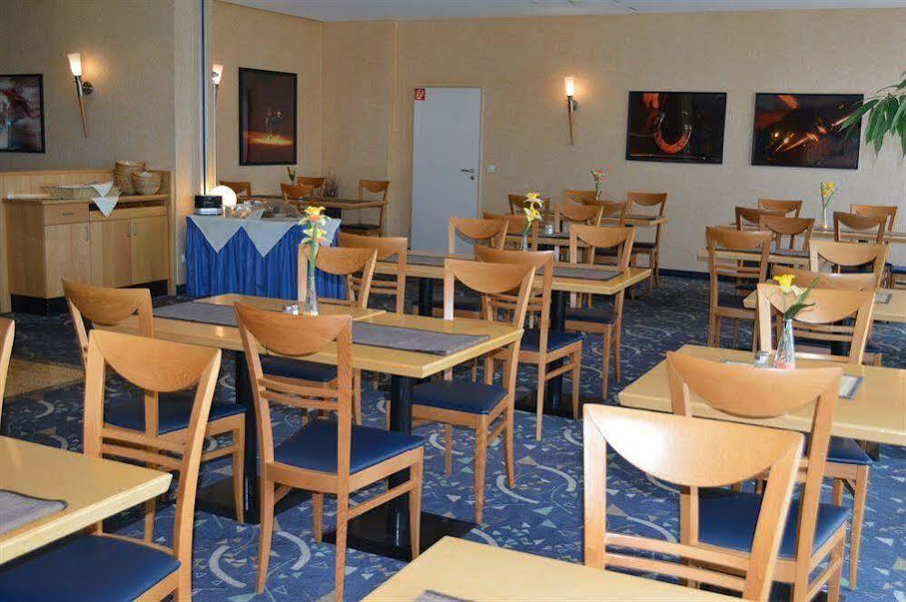 Ramada by Wyndham Hannover Laatzen Bagian luar foto